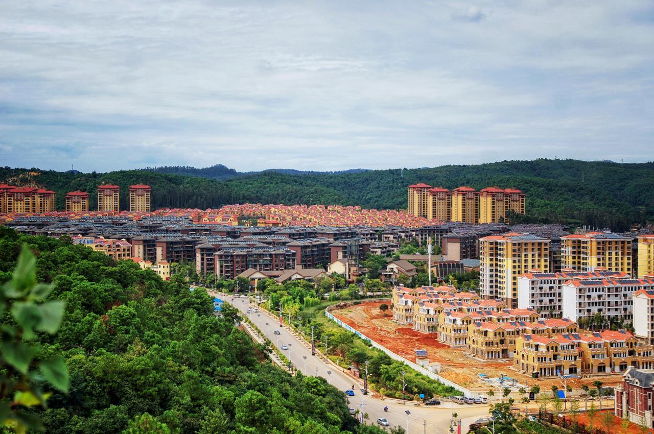 Howard Johnson Flower City Hotel Kunming Eksteriør billede