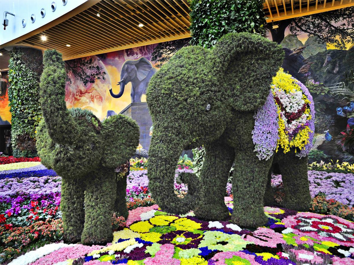 Howard Johnson Flower City Hotel Kunming Eksteriør billede